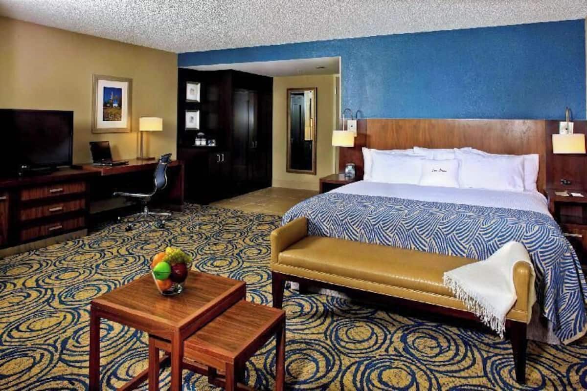 Premium bedding, pillow-top beds, in-room safe, desk