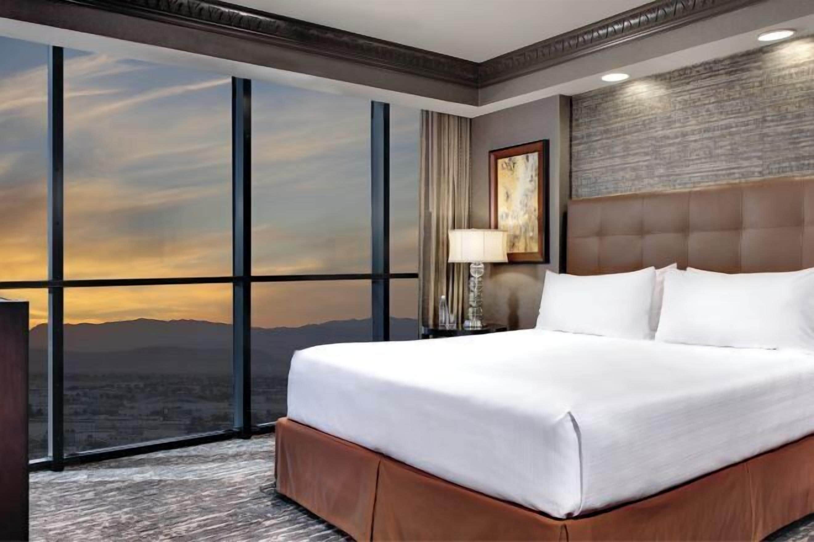 Premium bedding, in-room safe, blackout drapes, iron/ironing board