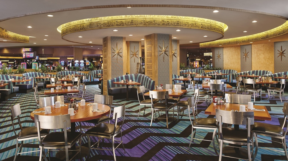 Luxor Hotel & Casino by null