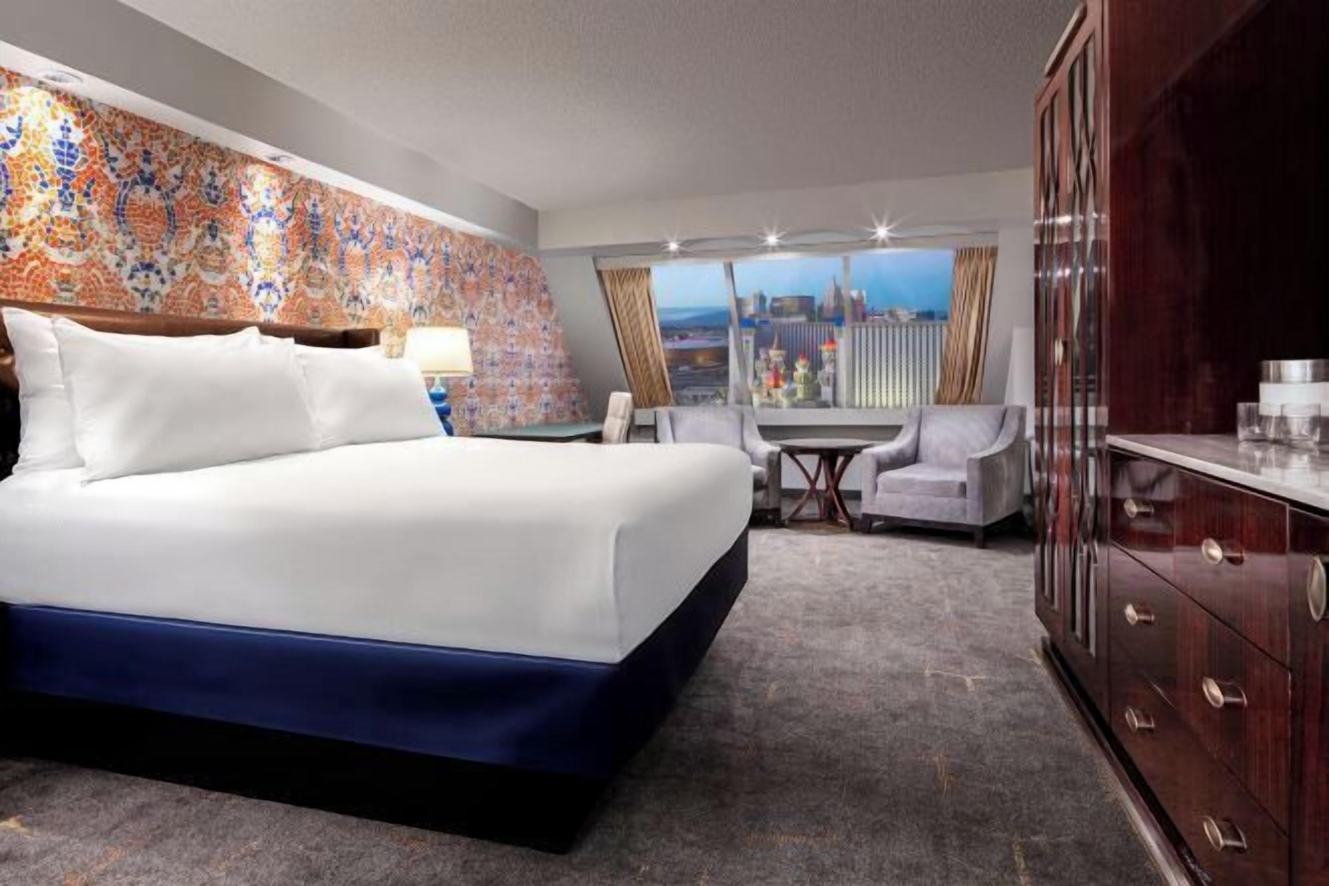 Premium bedding, in-room safe, blackout drapes, iron/ironing board