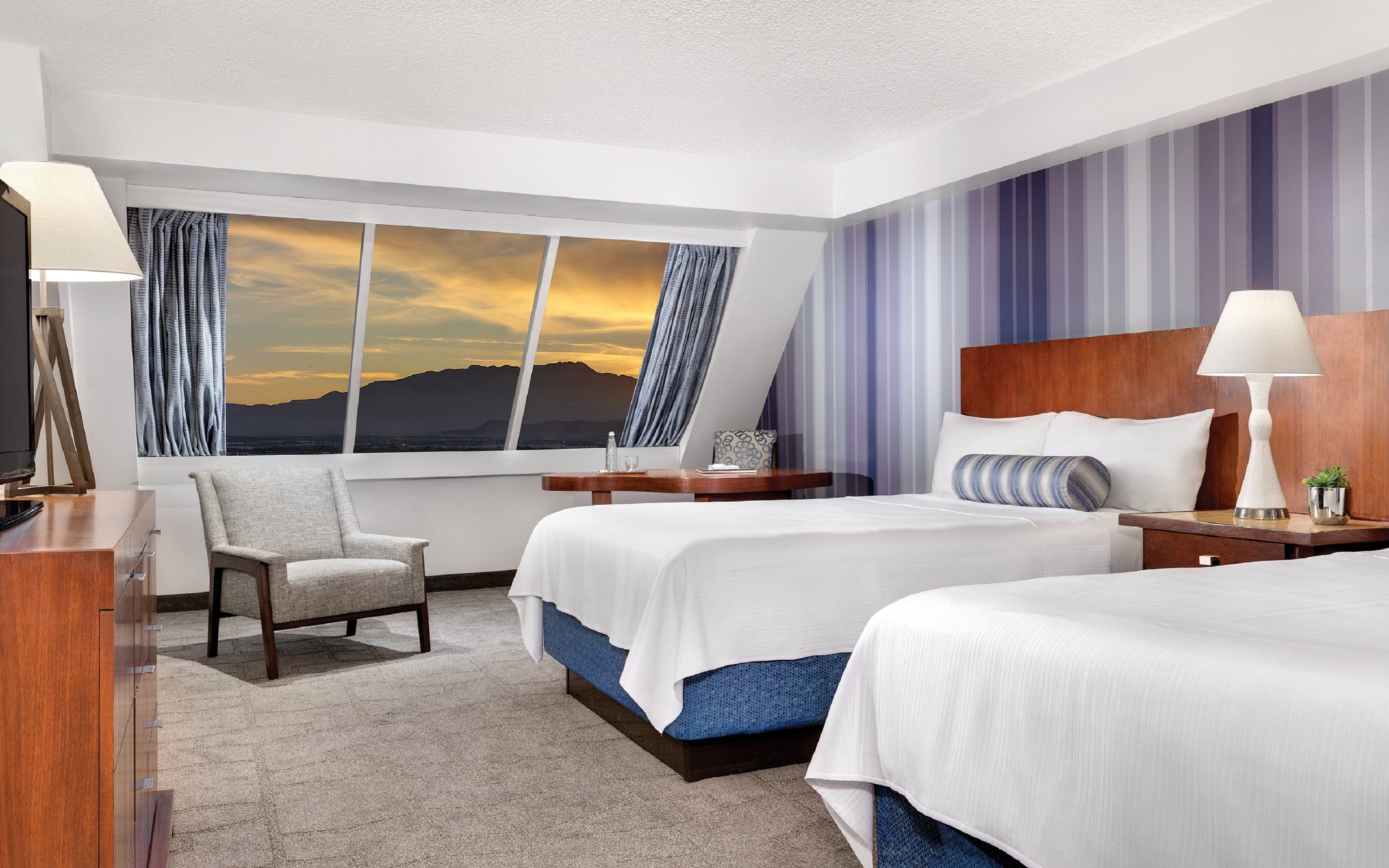 Photo - Luxor Hotel and Casino