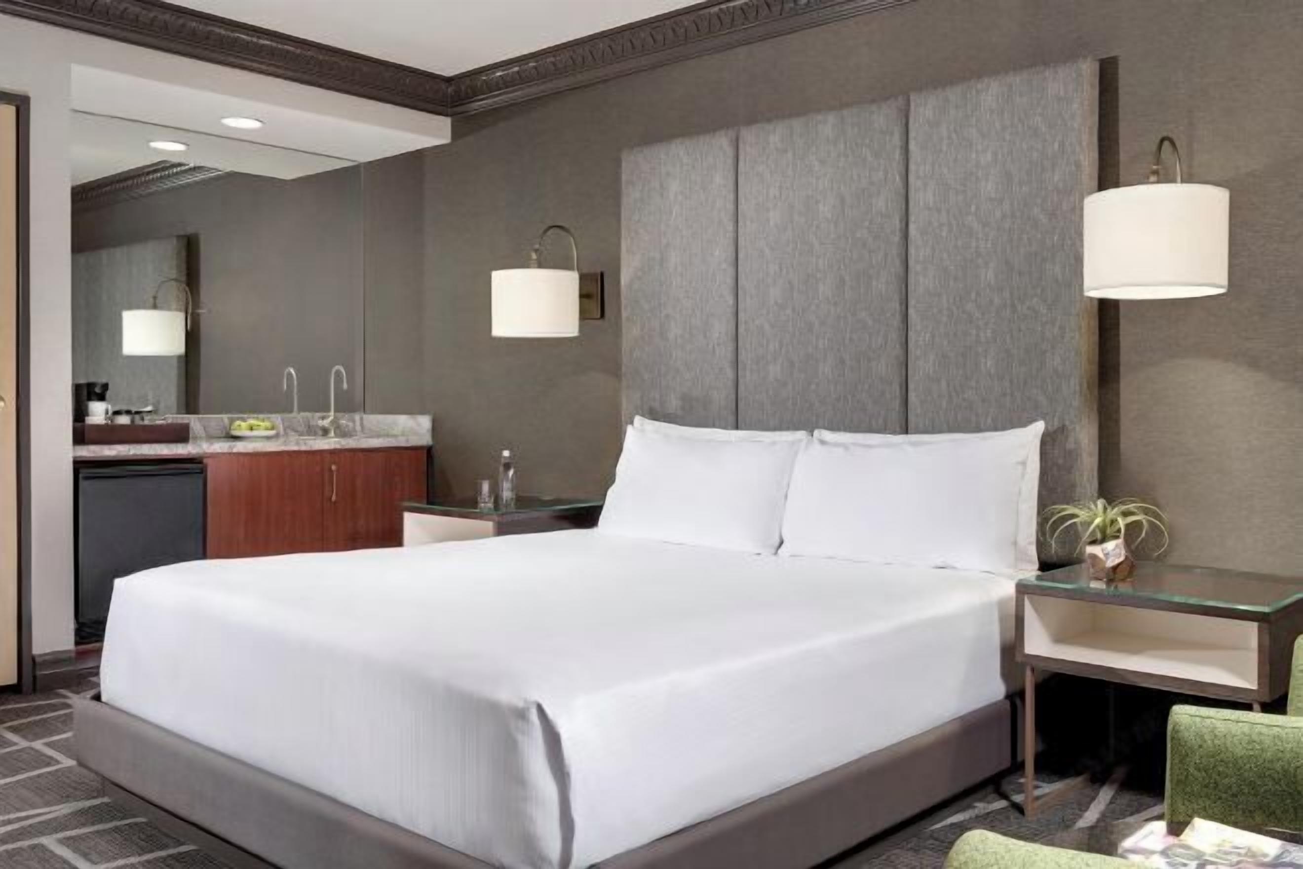 Premium bedding, in-room safe, blackout drapes, iron/ironing board