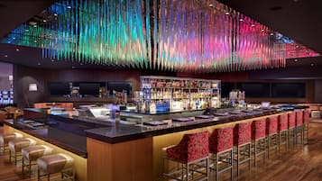 4 bares o lounges, bar junto a la alberca