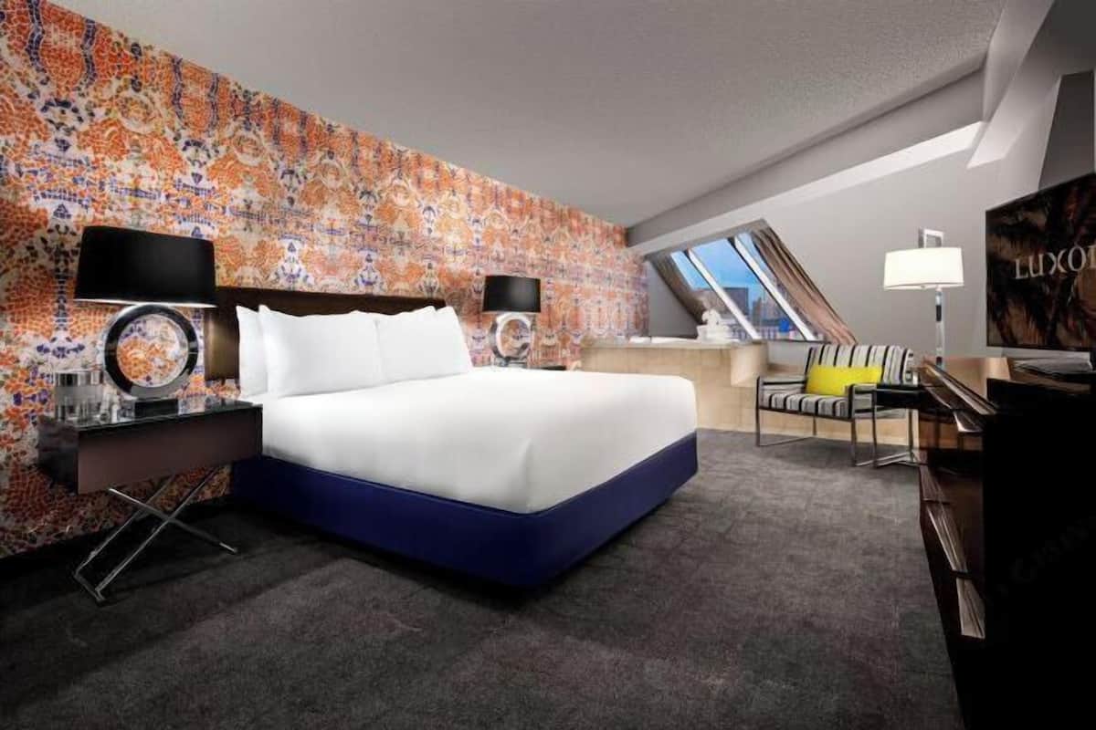 Ropa de cama de alta calidad, caja fuerte, cortinas opacas