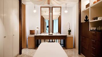 Couples treatment room(s), sauna, steam room, body treatments