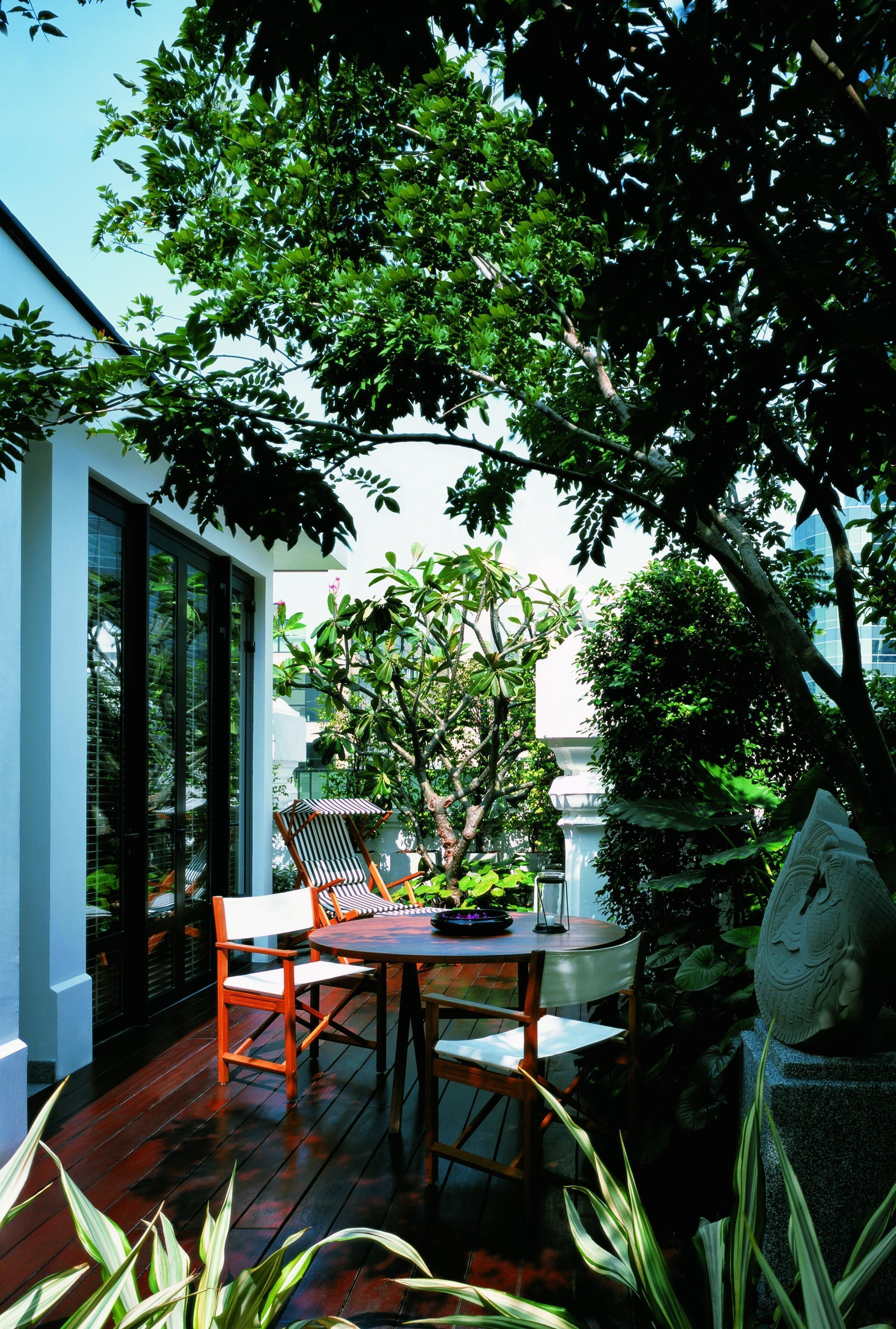 couples treatment room(s), sauna, steam room, body treatments