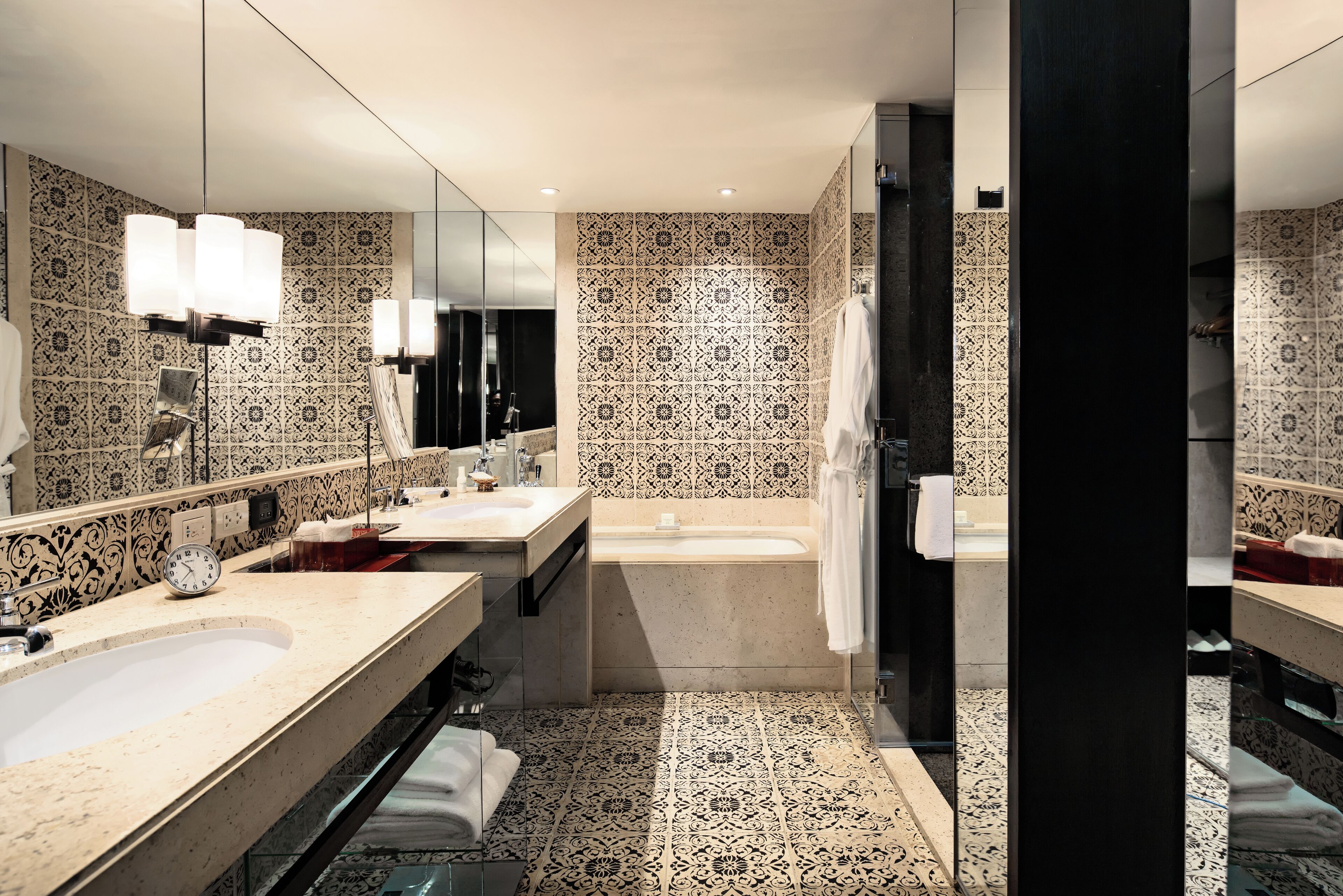 separate bathtub and shower, rainfall showerhead, free toiletries