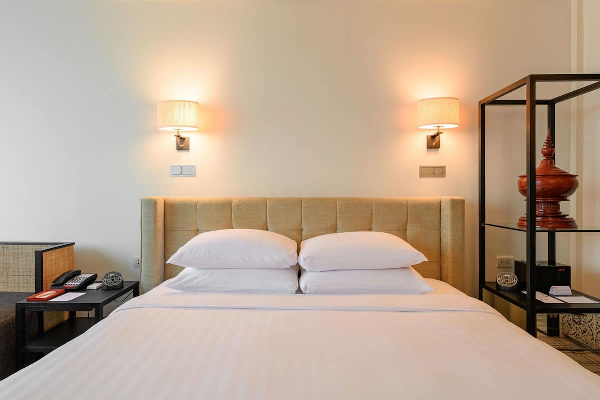 Minibar, in-room safe, desk, laptop workspace