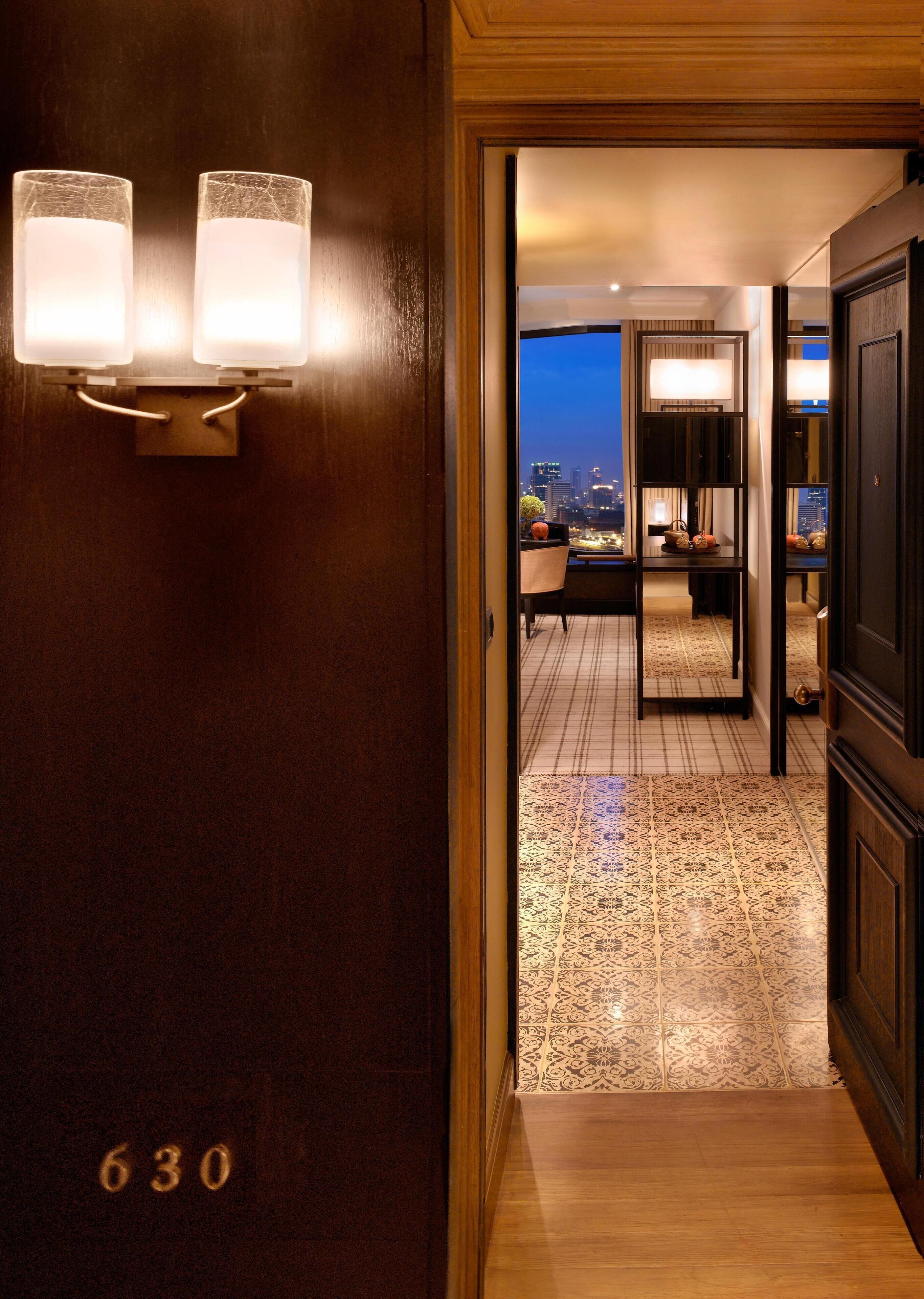 room, 1 king bed (view) | minibar, in-room safe, desk, laptop workspace