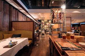 5 restaurants, lunch, dinner served; Italian cuisine