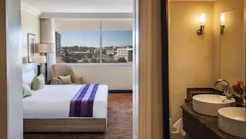 Minibar, in-room safe, desk, laptop workspace