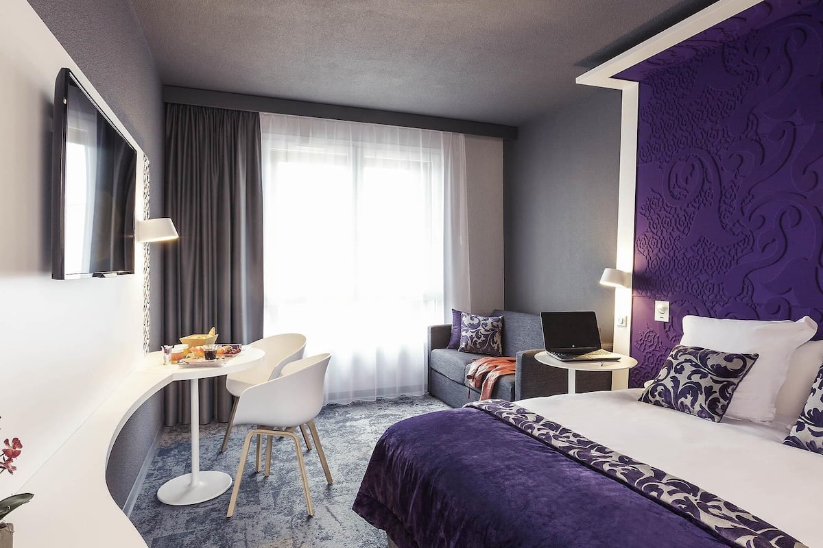 Habitación superior, 1 cama matrimonial | Ropa de cama de alta calidad y caja de seguridad en la habitación