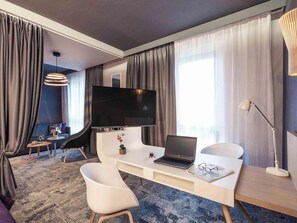 Privilege, Junior Suite, 1 King Bed with Sofa bed