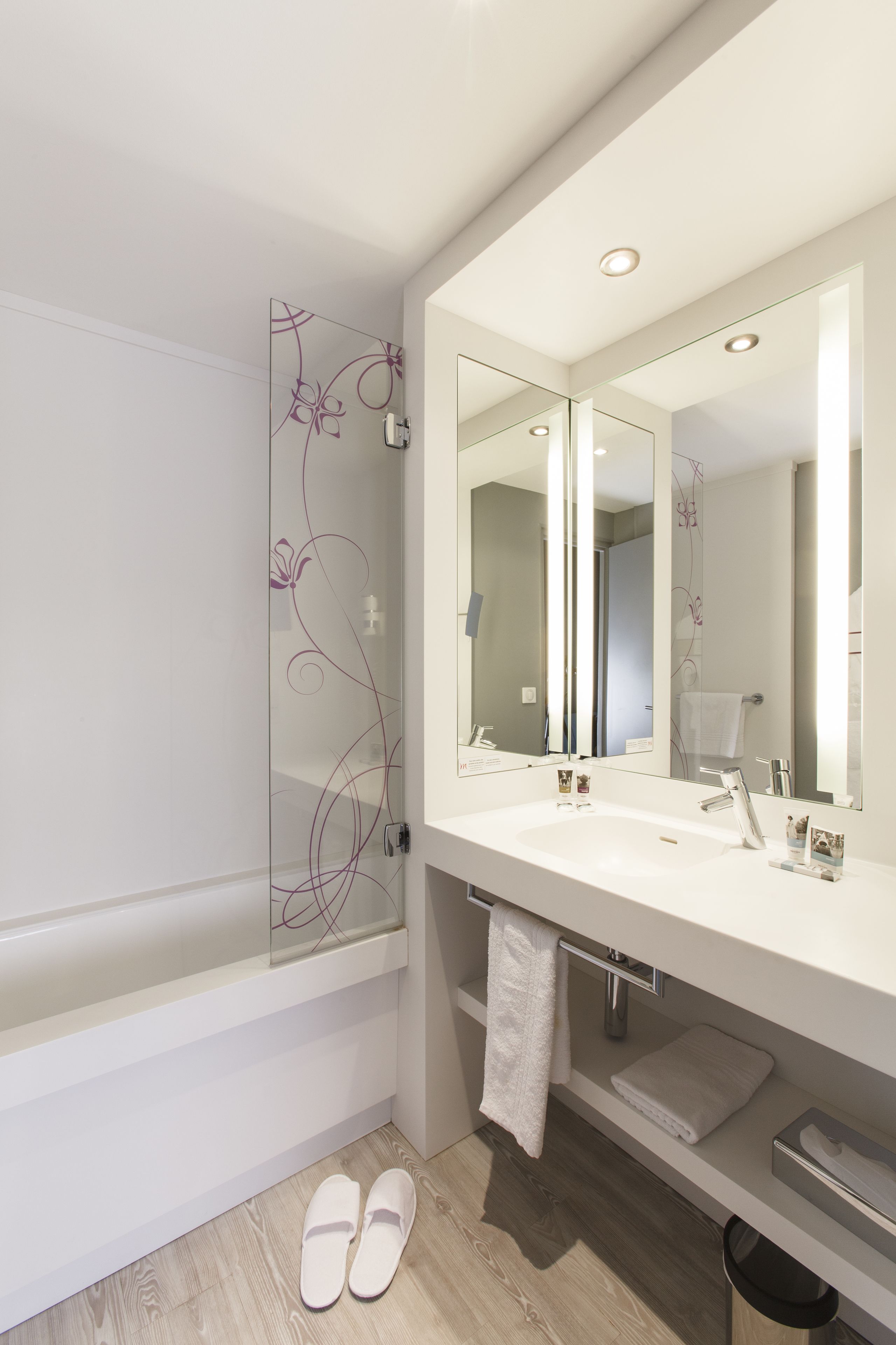privilege, junior suite, 1 king bed with sofa bed | bathroom | eco-friendly toiletries, hair dryer, towels, soap