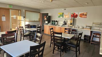 Free daily continental breakfast