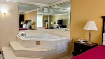 Suite, 1 Queen Bed, Jetted Tub