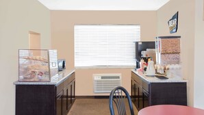 Unclassified image, 2 of 14, button - Travelodge by Wyndham Lafayette (Lafayette)