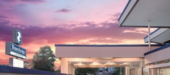 Travelodge by Wyndham Lafayette