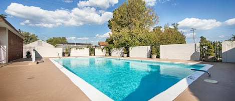 Piscina stagionale all'aperto