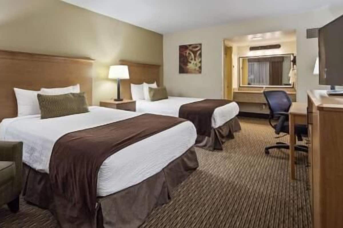 Desk, iron/ironing board, rollaway beds, bed sheets
