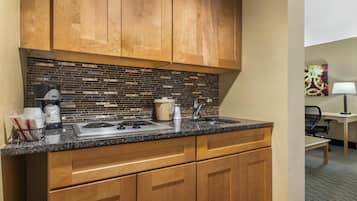 Desk, iron/ironing board, rollaway beds, bed sheets