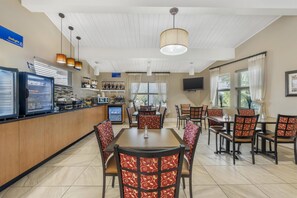 Free daily full breakfast  - Best Western Winchester Hotel (Winchester)