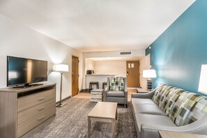 Suite, 1 Bedroom, Non Smoking | Desk, laptop workspace, iron/ironing board, free cribs/infant beds - EverSpring Inn & Suites (Marshall)