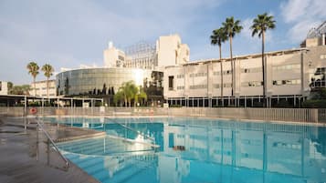 Piscine extérieure (ouverte en saison)