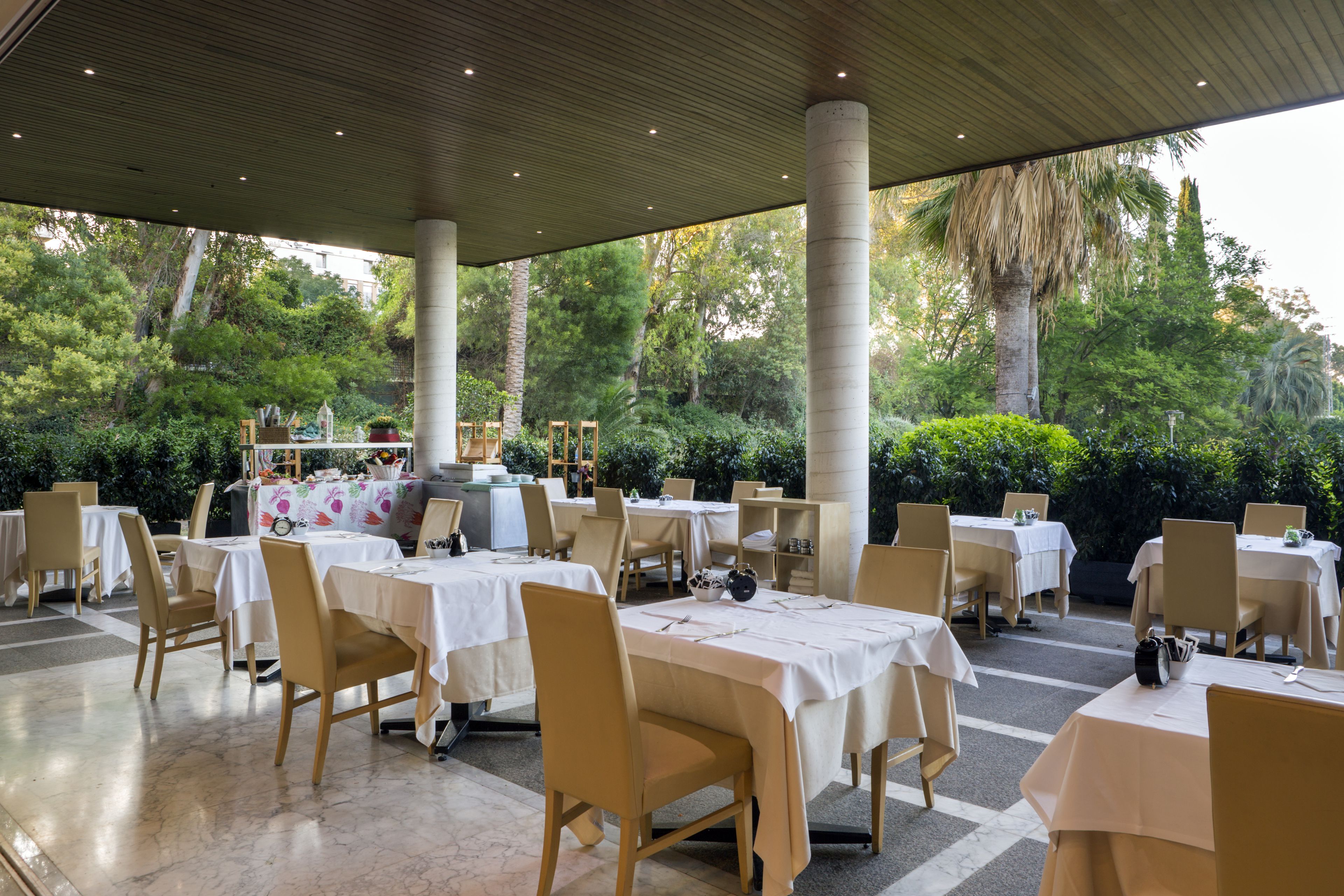 breakfast, lunch and dinner served