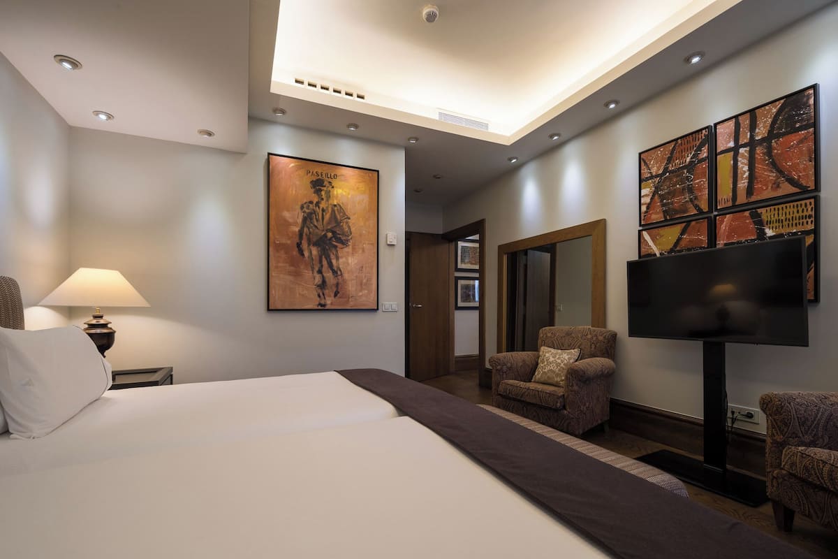 Couette en duvet d'oie, minibar, coffres-forts dans les chambres, bureau