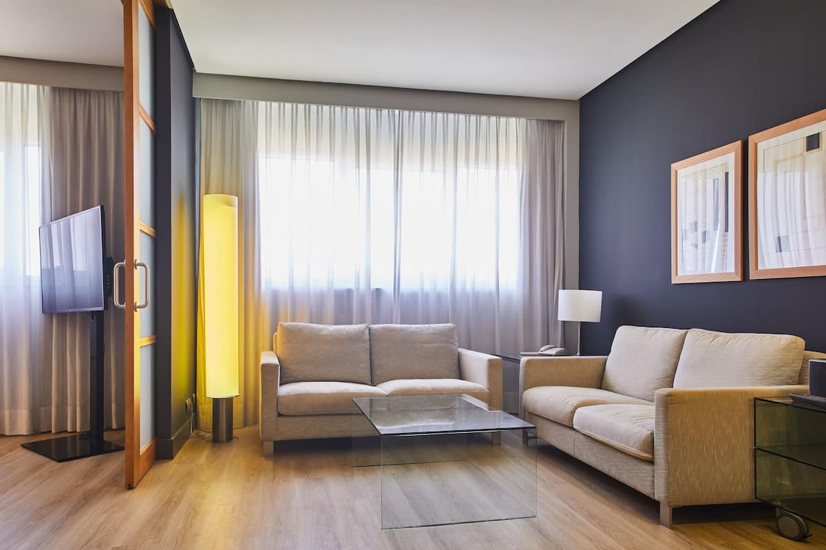 Junior Suite | Minibar, in-room safe, desk, free WiFi