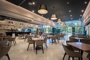 Breakfast, lunch and dinner served - Eurostars Al-Ándalus Palace (Seville)