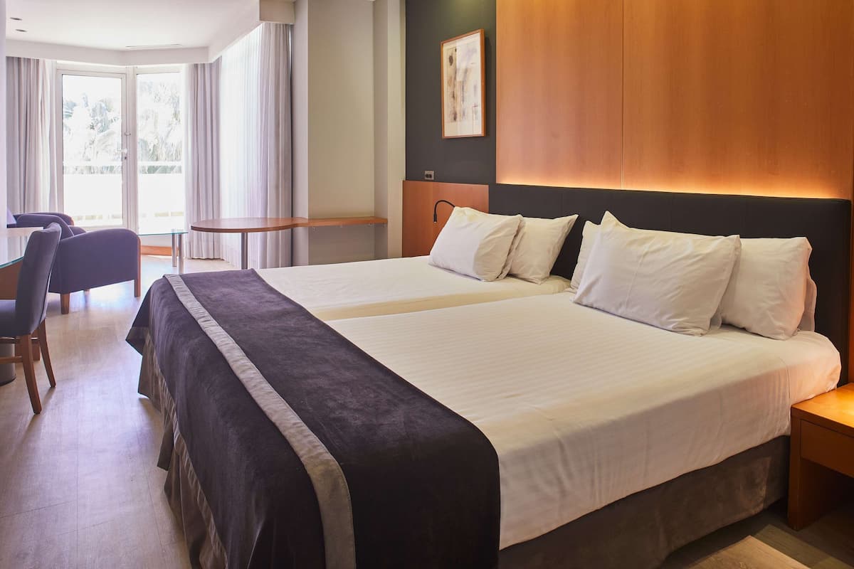 Chambre Club double, terrasse | Couette en duvet, minibar, coffre-fort, bureau
