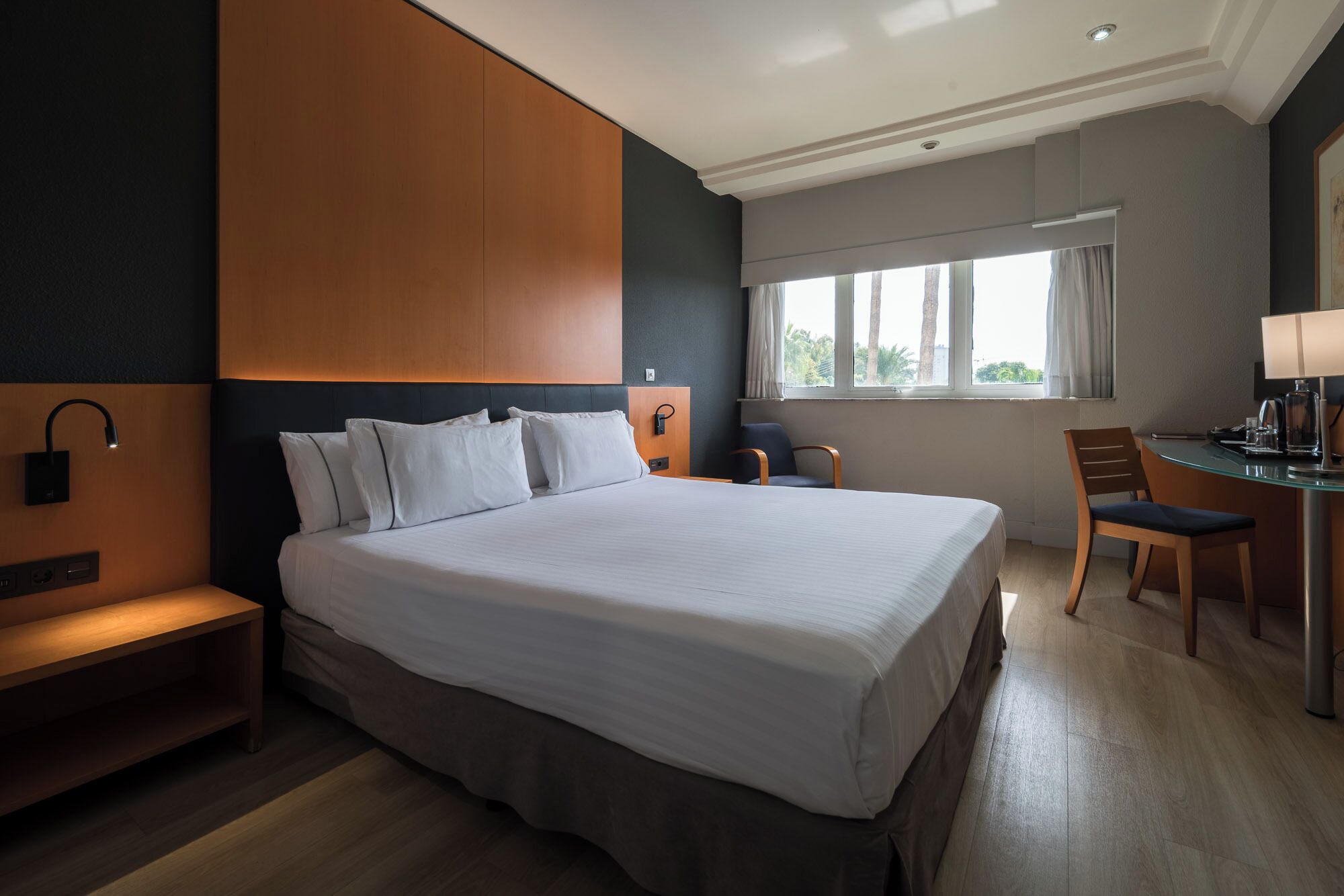 Down comforters, minibar, in-room safe, desk