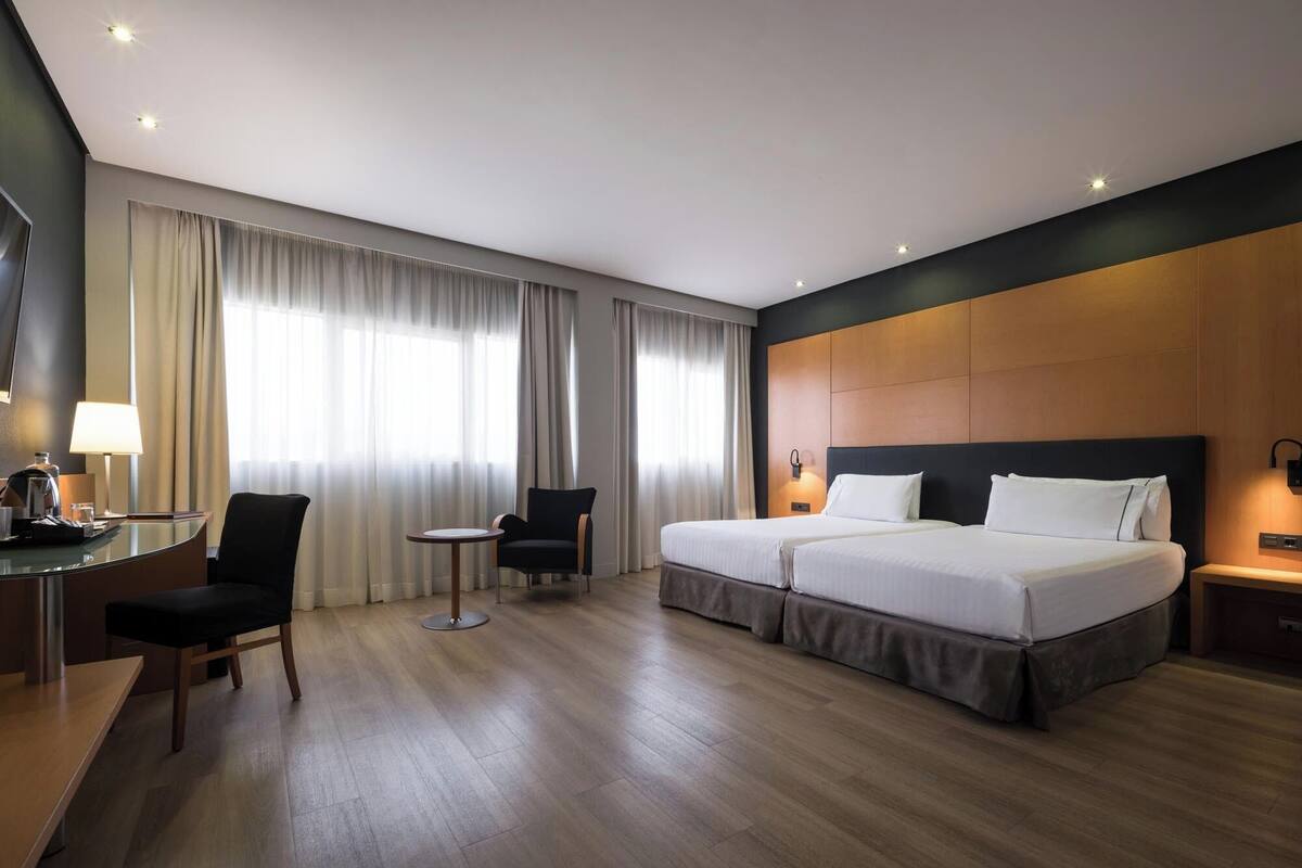 Ropa de cama de alta calidad, edredón y minibar 