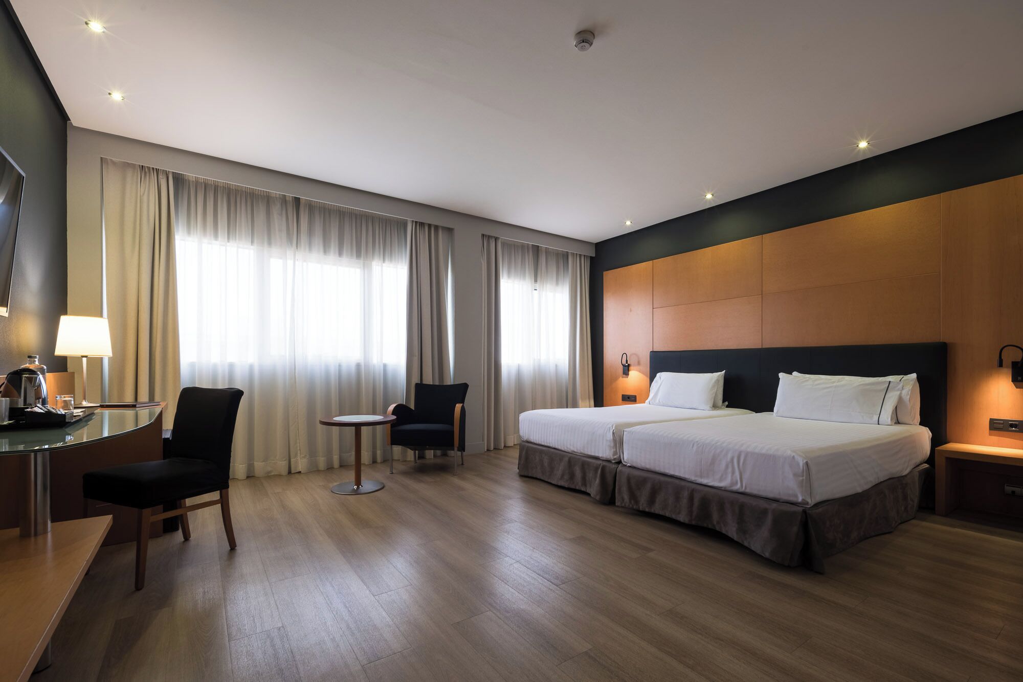 Down comforters, minibar, in-room safe, desk