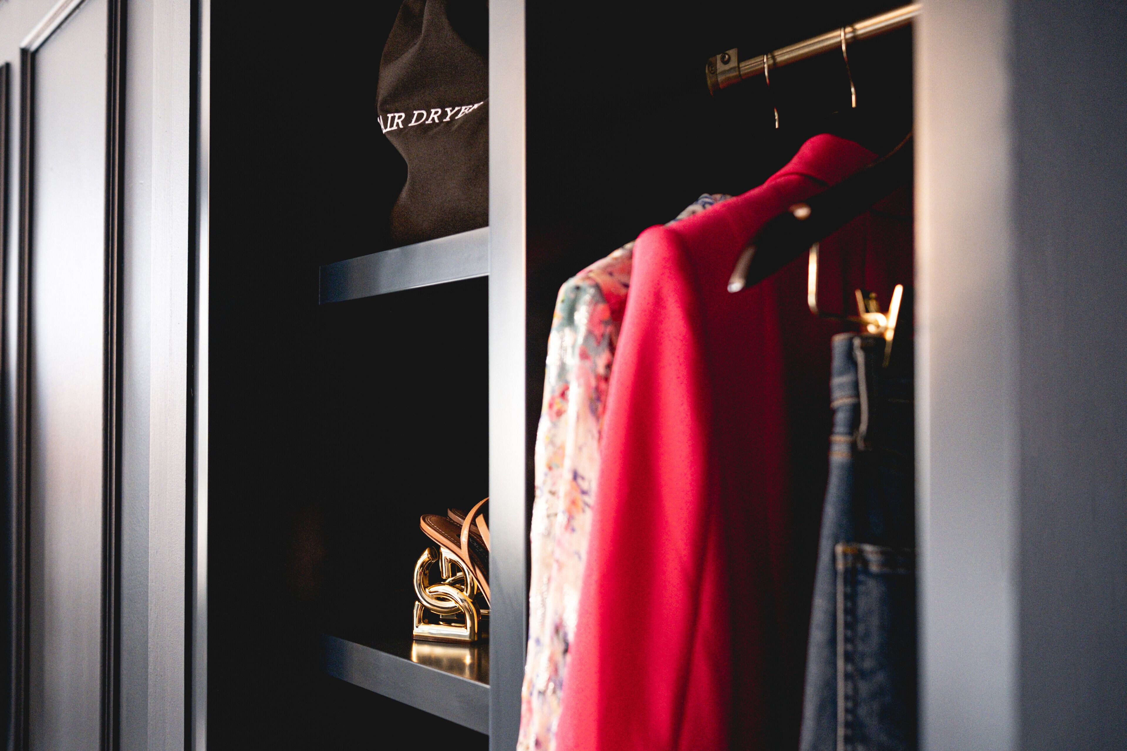 premium bedding, in-room safe, desk, laptop workspace