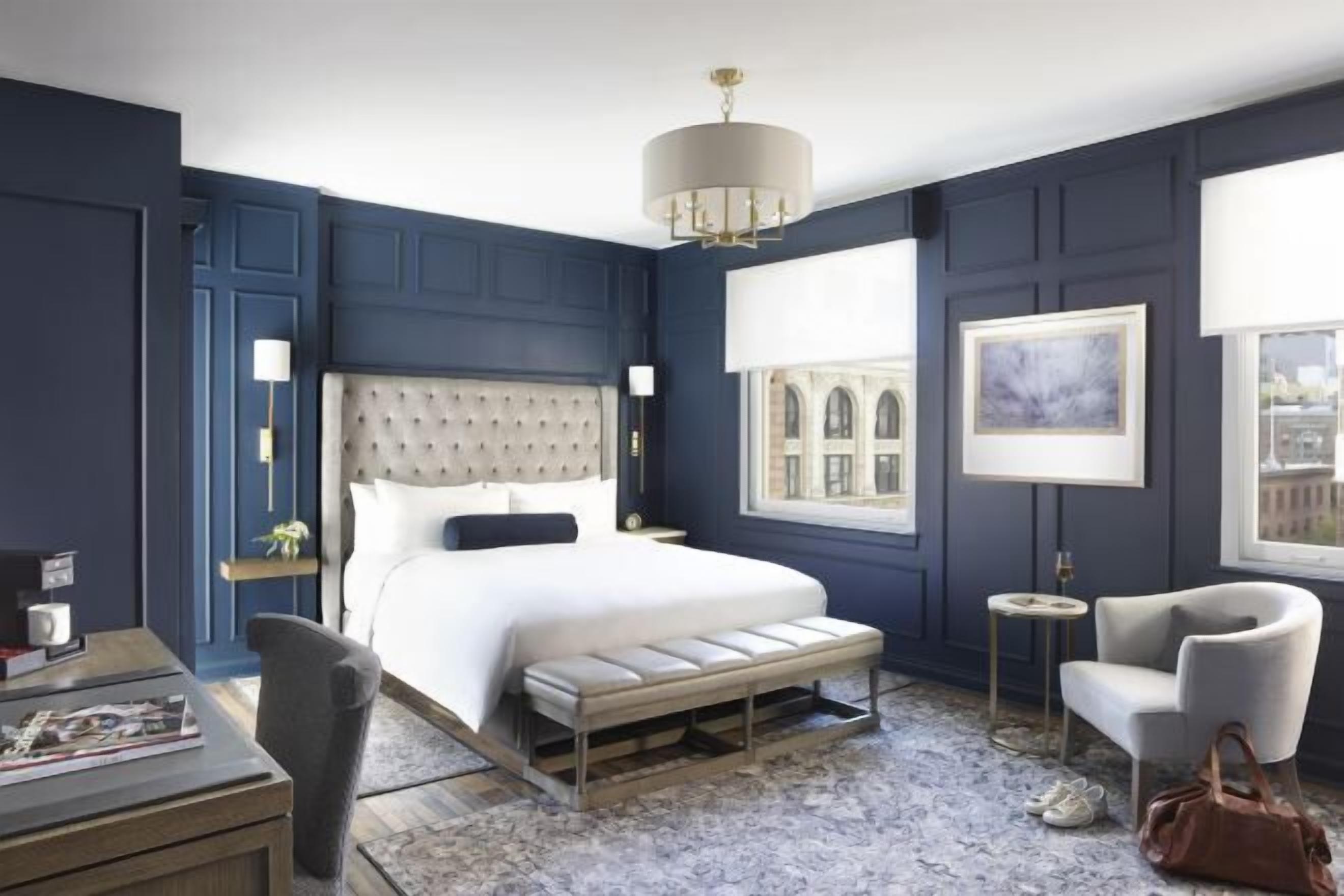 Premium bedding, in-room safe, desk, laptop workspace