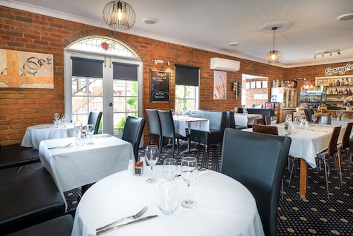 Early Australian Motor Inn