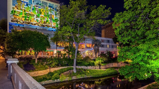 Exterior - El Tropicano Riverwalk Hotel (San Antonio)