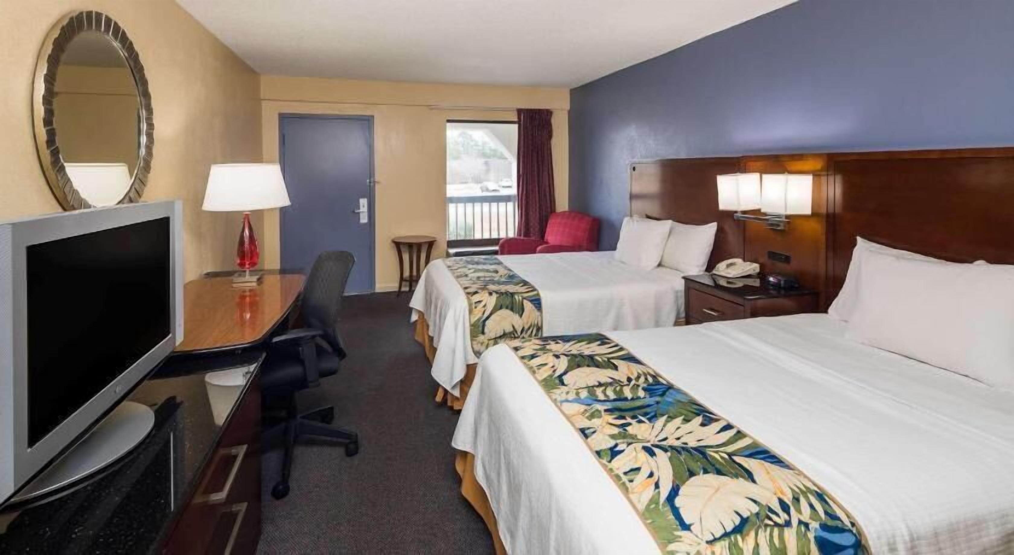 1 bedroom, premium bedding, pillow-top beds, desk
