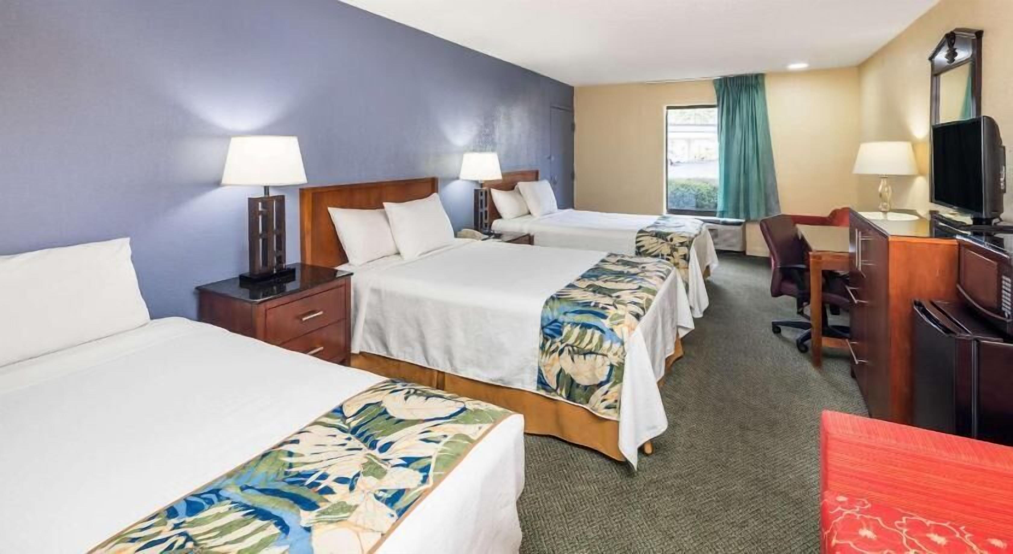 1 bedroom, premium bedding, pillow-top beds, desk