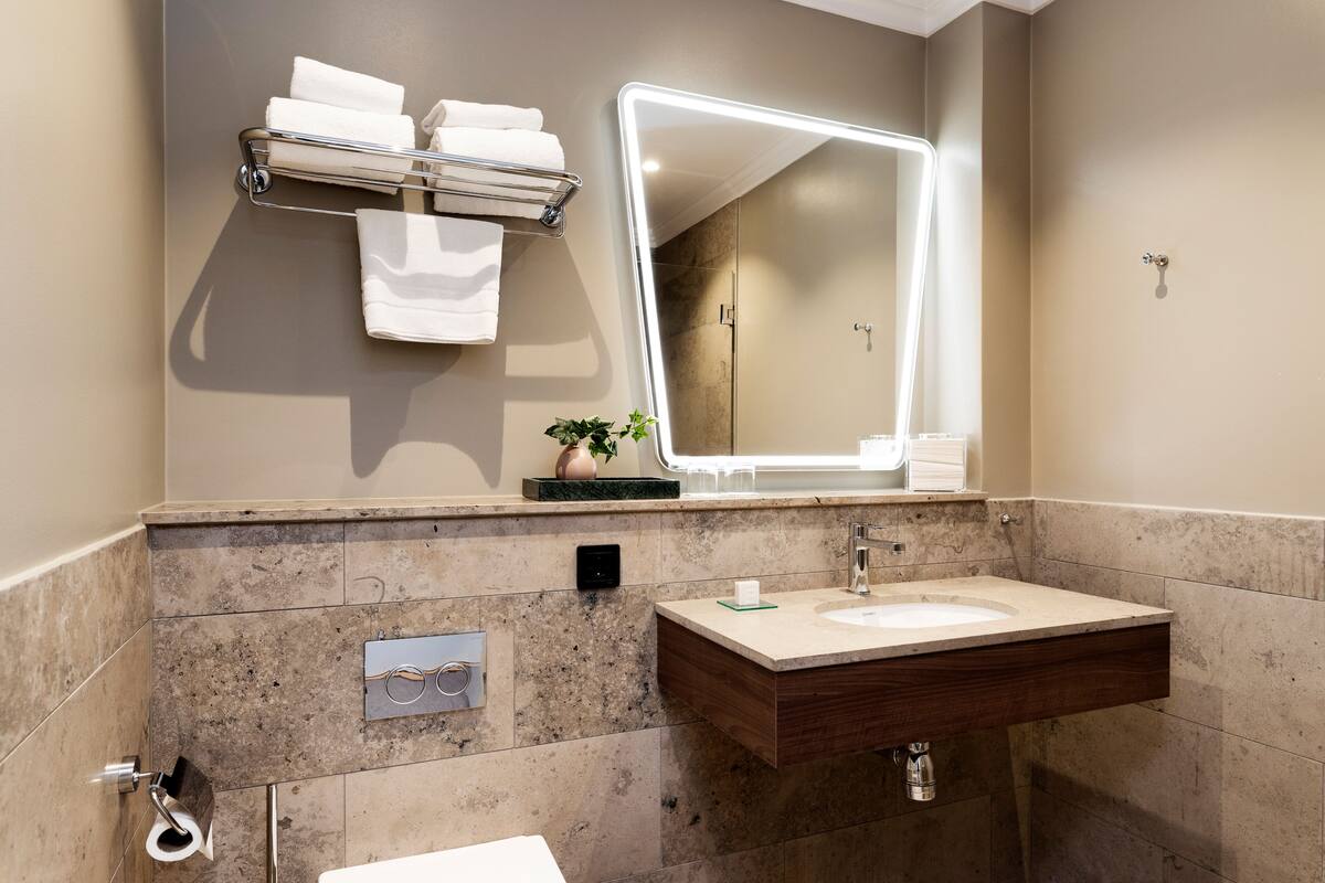 superior room (160 cm bed) | bathroom | designer toiletries, hair dryer, towels