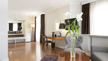 家庭房, 副楼 (In a close by building-Lilla Hotellet) | 1 多间卧室、客房内保险箱、特色装修、特色家居