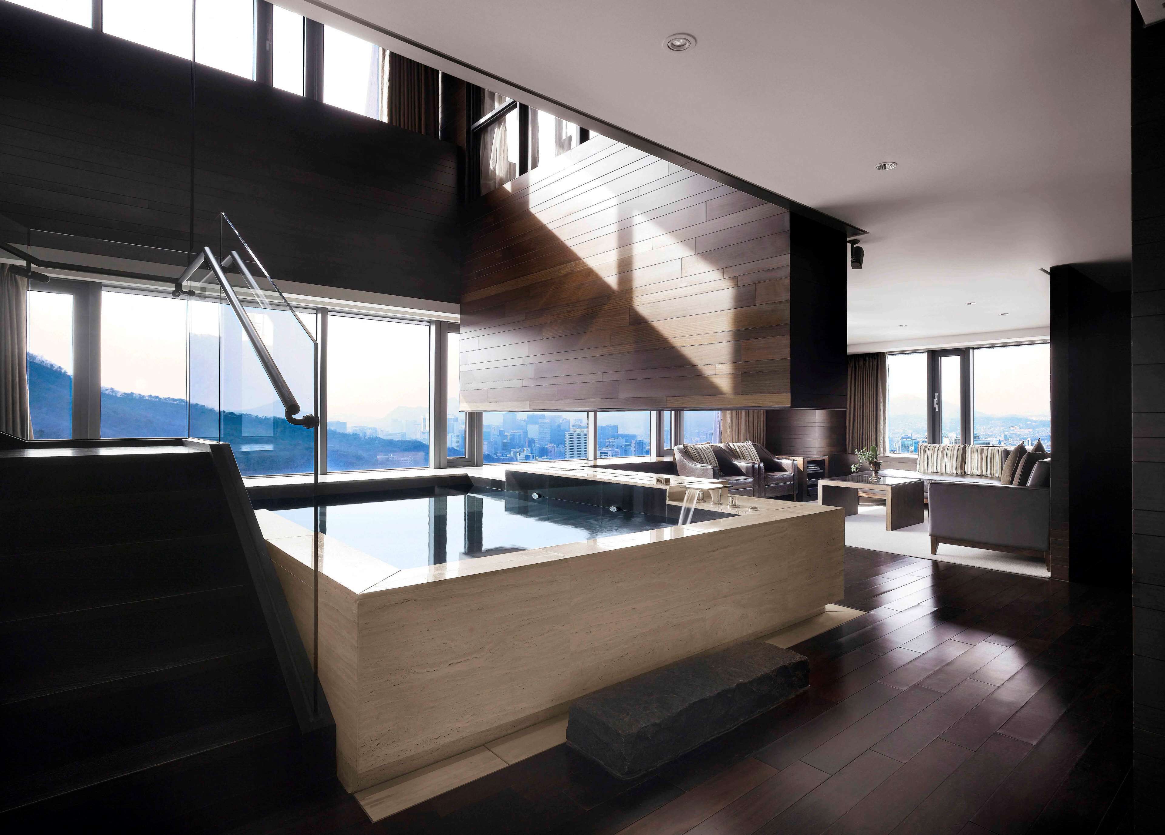 Presidential Suite | Premium bedding, down duvets, minibar, in-room safe