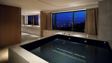 Premium bedding, down duvets, minibar, in-room safe