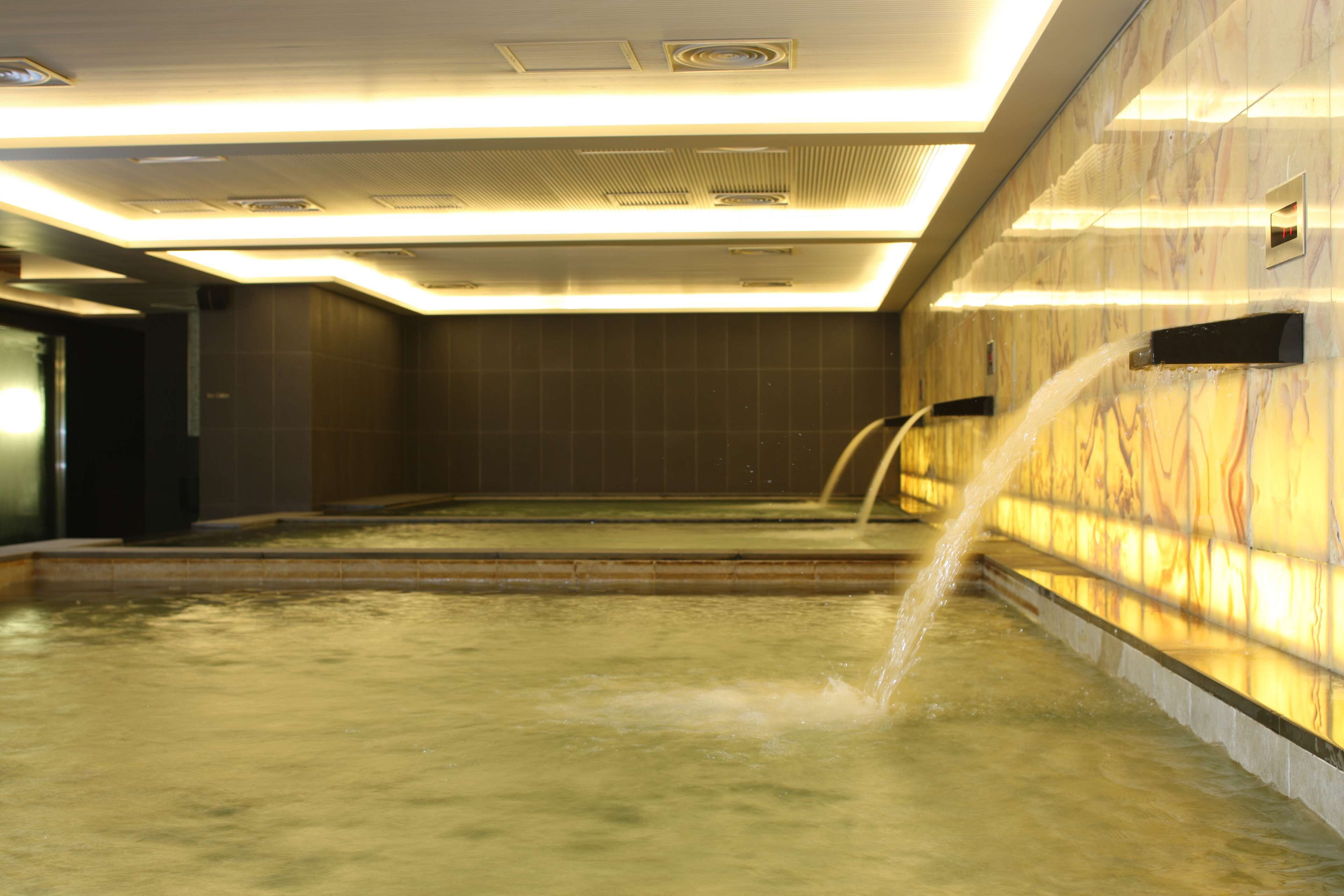 couples treatment room(s), sauna, hot tub, body treatments