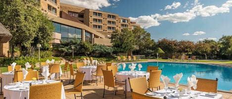 2 restaurants, dinner served, Chinese cuisine