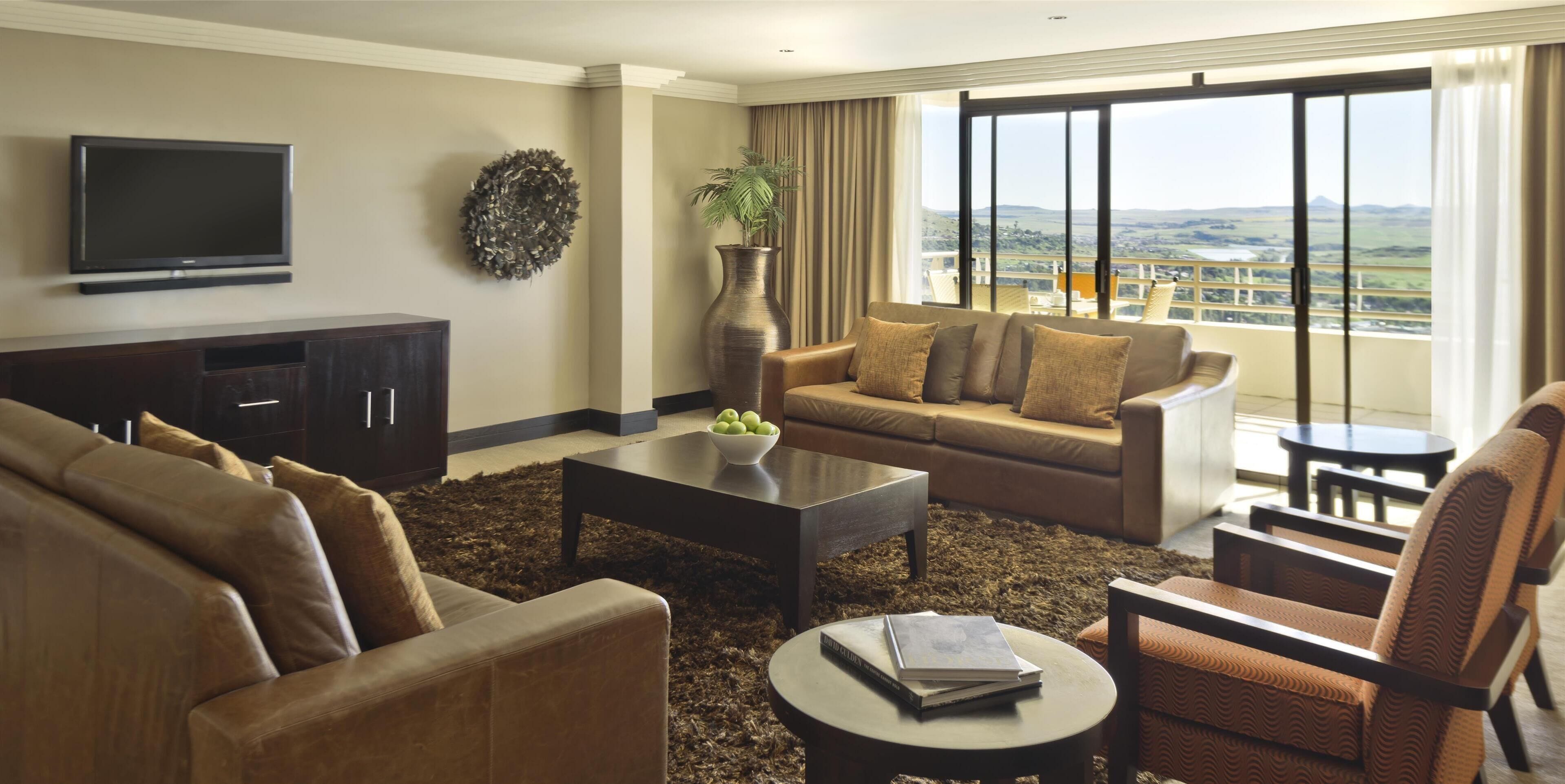 Minibar, in-room safe, desk, free WiFi