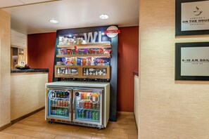Snack bar - Hampton Inn Milwaukee-Airport (Milwaukee)